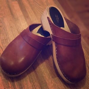 Swedish Hasbeens SZ 7 clog. Swedish Husband COGNAC